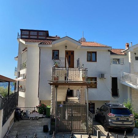 Apartments Savina Smjestaj Herceg Novi Exterior foto