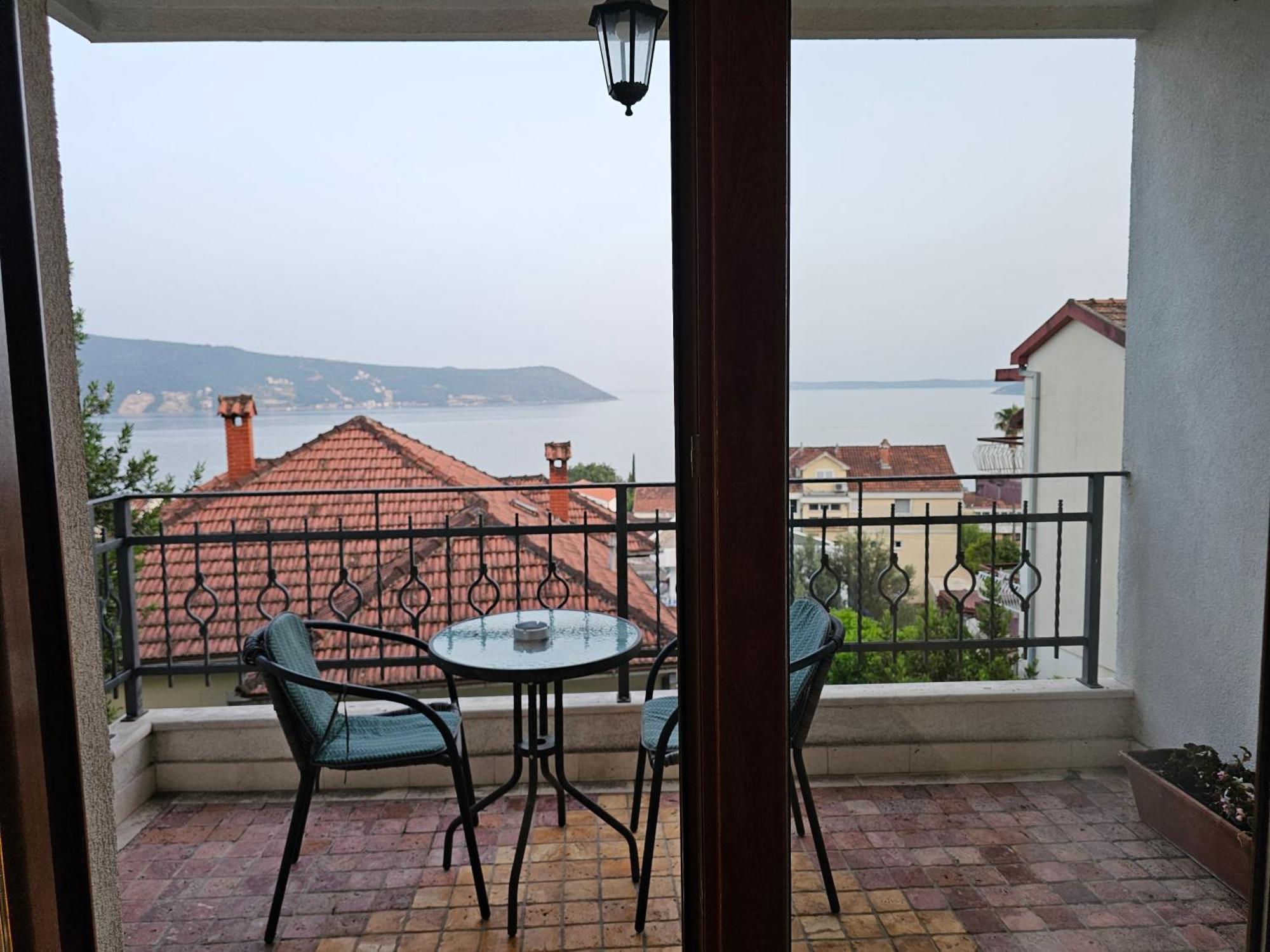 Apartments Savina Smjestaj Herceg Novi Exterior foto